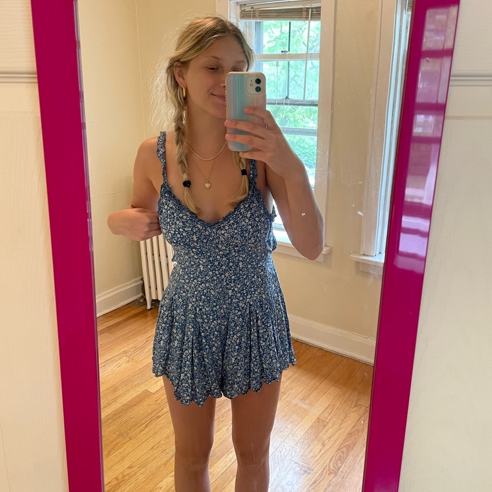 Princess polly blue floral romper